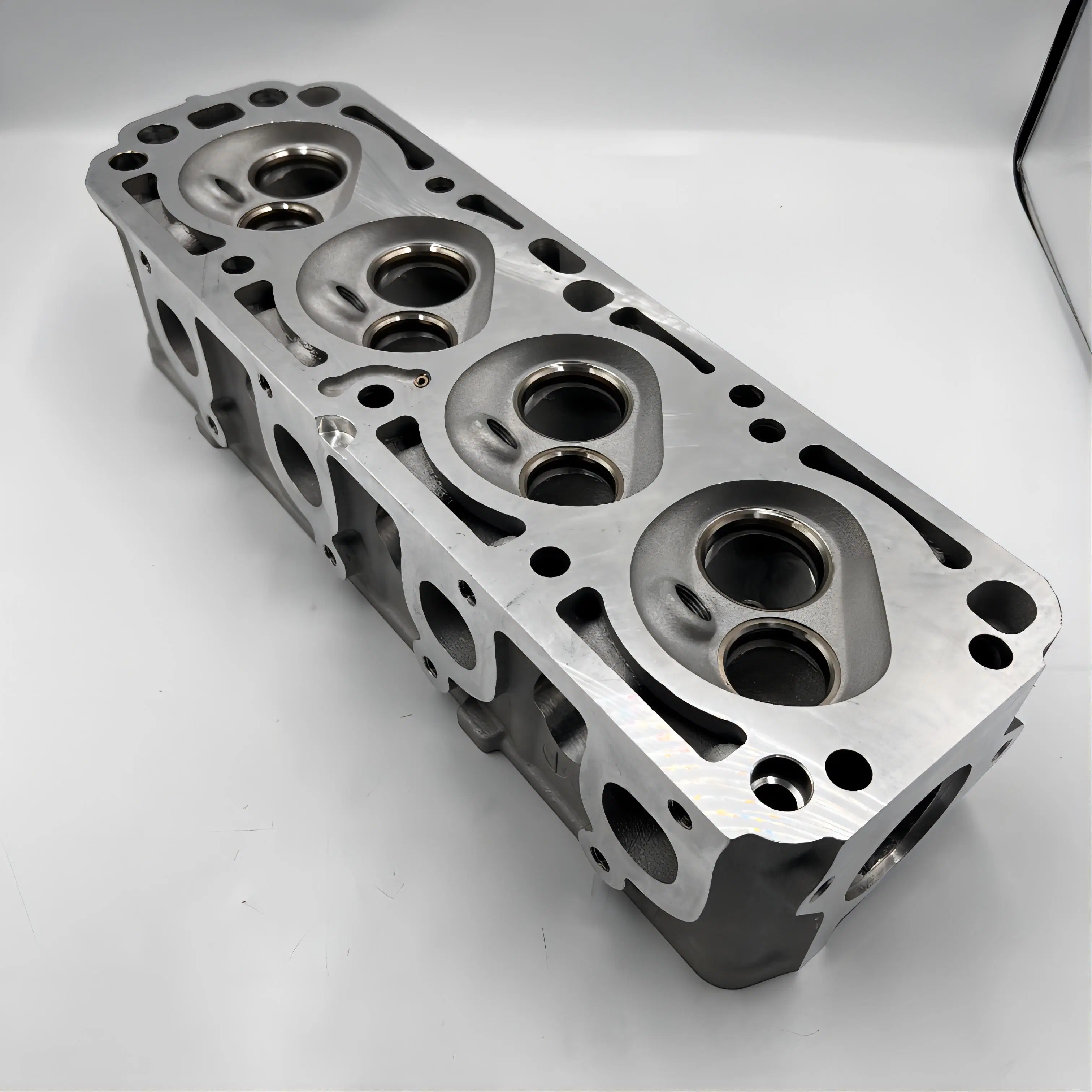 Aluminum Alloy Engine System Cylinder Head 96351976 94580900 for Daewoo/Chevrolet Cielo/Lanos 1.5