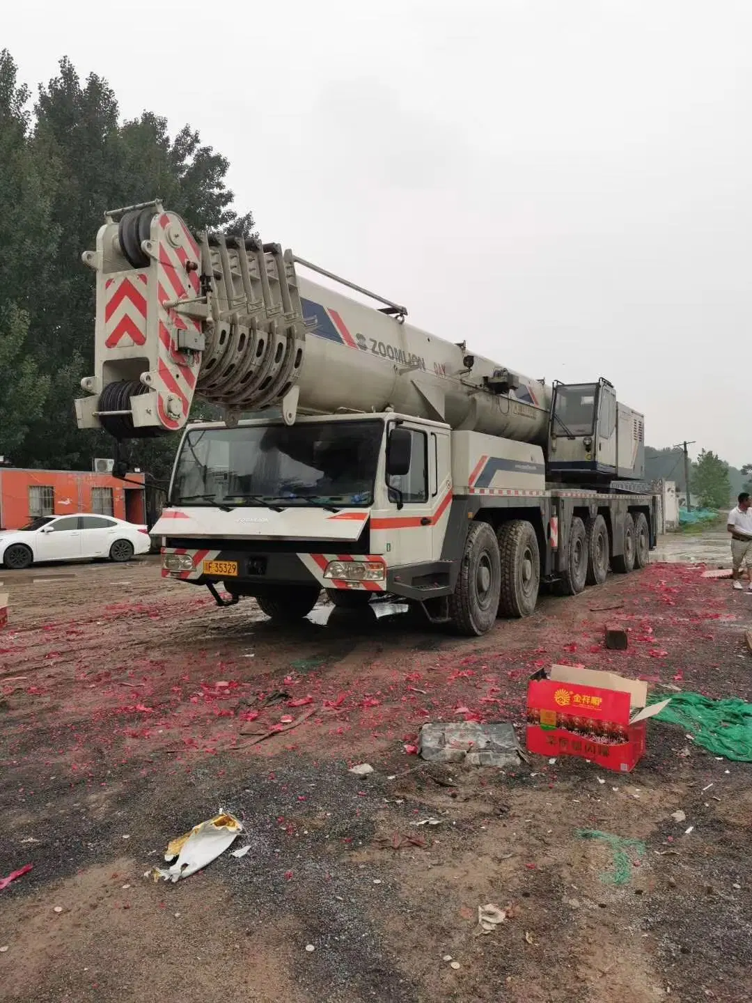 Guindaste de camiões usado Zoomlion Qay220 220t guindaste de lança de malha Na China para Venda