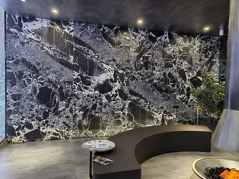 Salon salon noir poli Pierre naturelle téléviseur fond mur carrelage Sol en marbre noir de Calacatta