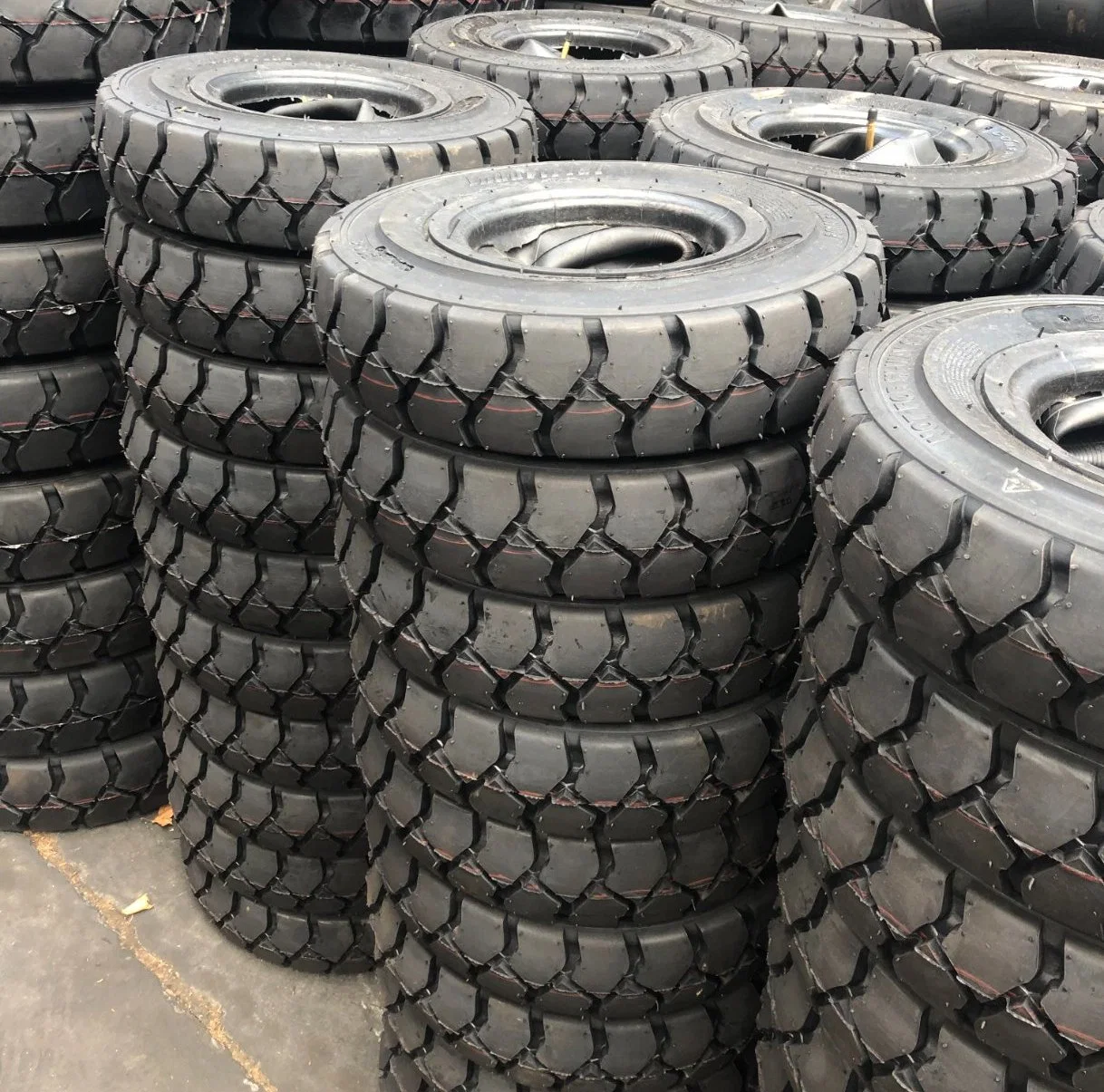 5.00-8 6.50-10 7.00-12 8.25-15 Tt Industrial Tyres/Pneumatic Forklift Tyres/Industrial Tires/Pneumatic Forklift Tires