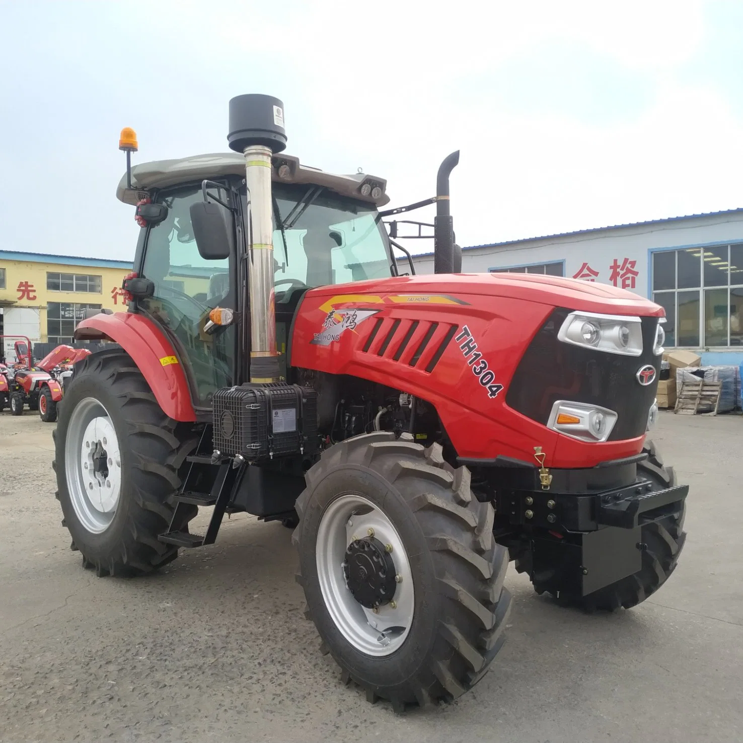 Landmaschinen Yto Traktor 4WD 110hp 120HP 130HP Landmaschinen