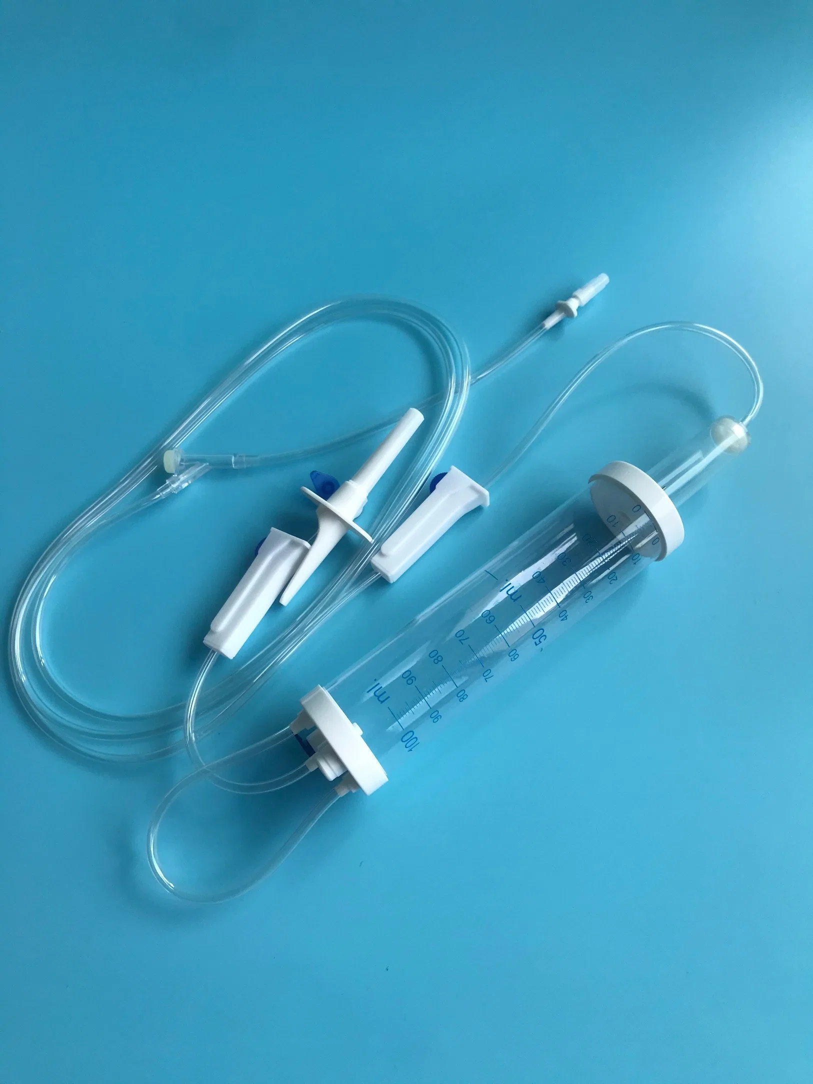 Fournitures médicales jetables Ensemble de perfusion jetable de 100 ml 150 ml avec burette