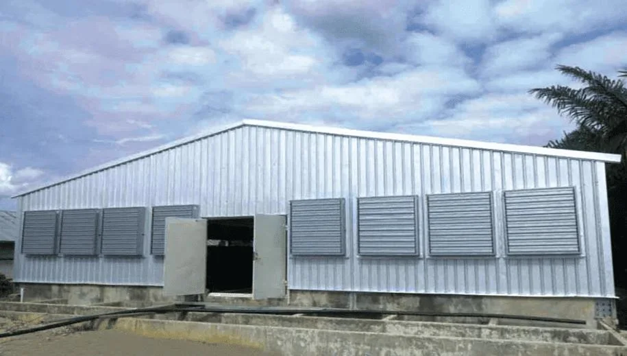 Factory Supply Prefabricated Steel Structure Building Chicken Coop Steel Bar Prefab House Modular Home Poultry Farm House