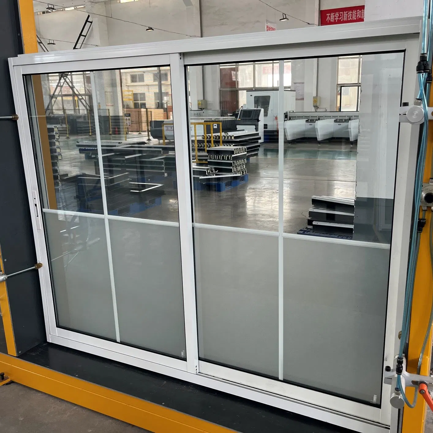 Residential 5mm Bronze Tempered Glass Aluminum Sliding Window