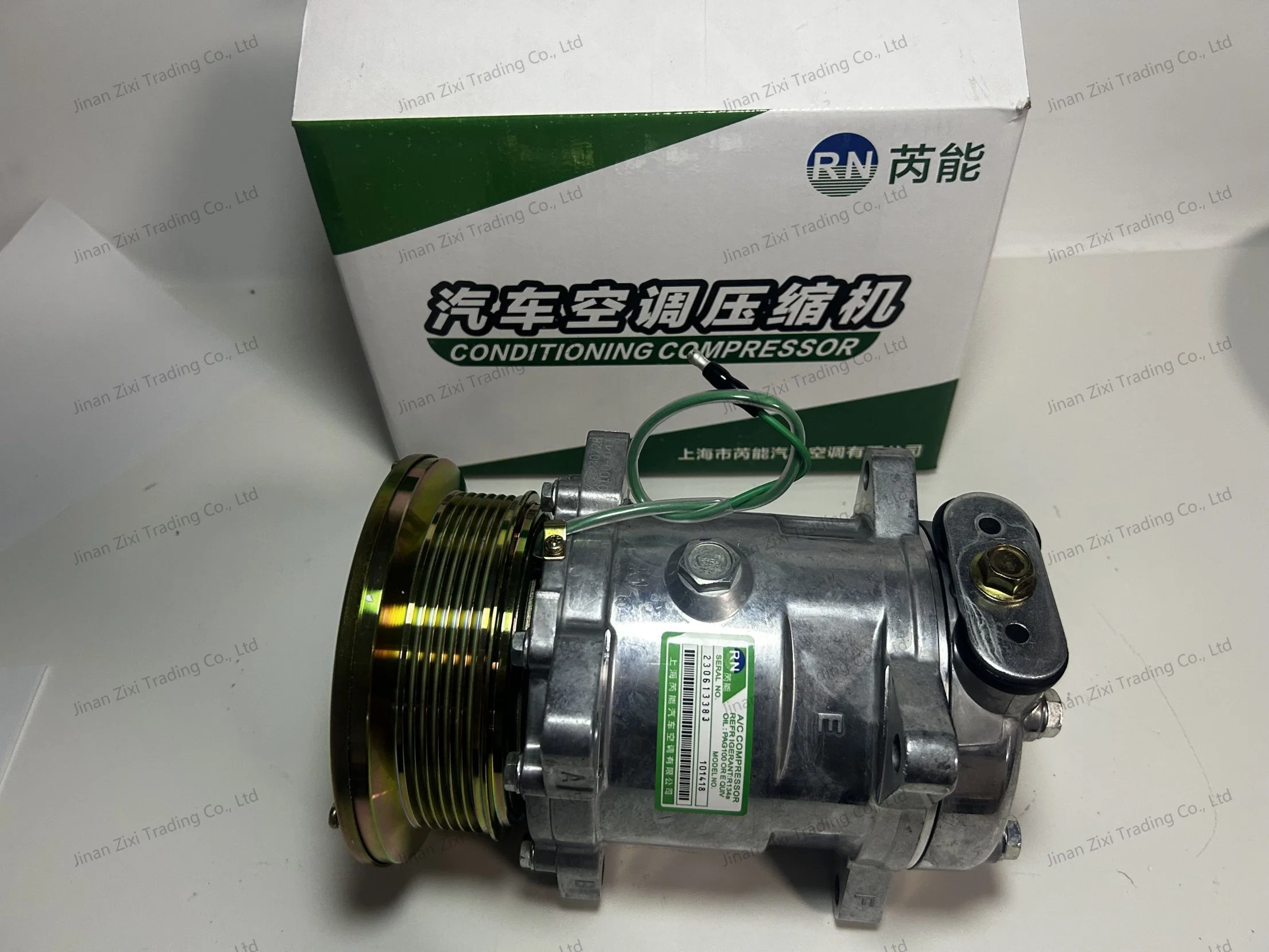 Wg1500139016 HOWO Dump Truck Parts Sinotruk HOWO Truck Spare Parts Air Conditioner Compressor