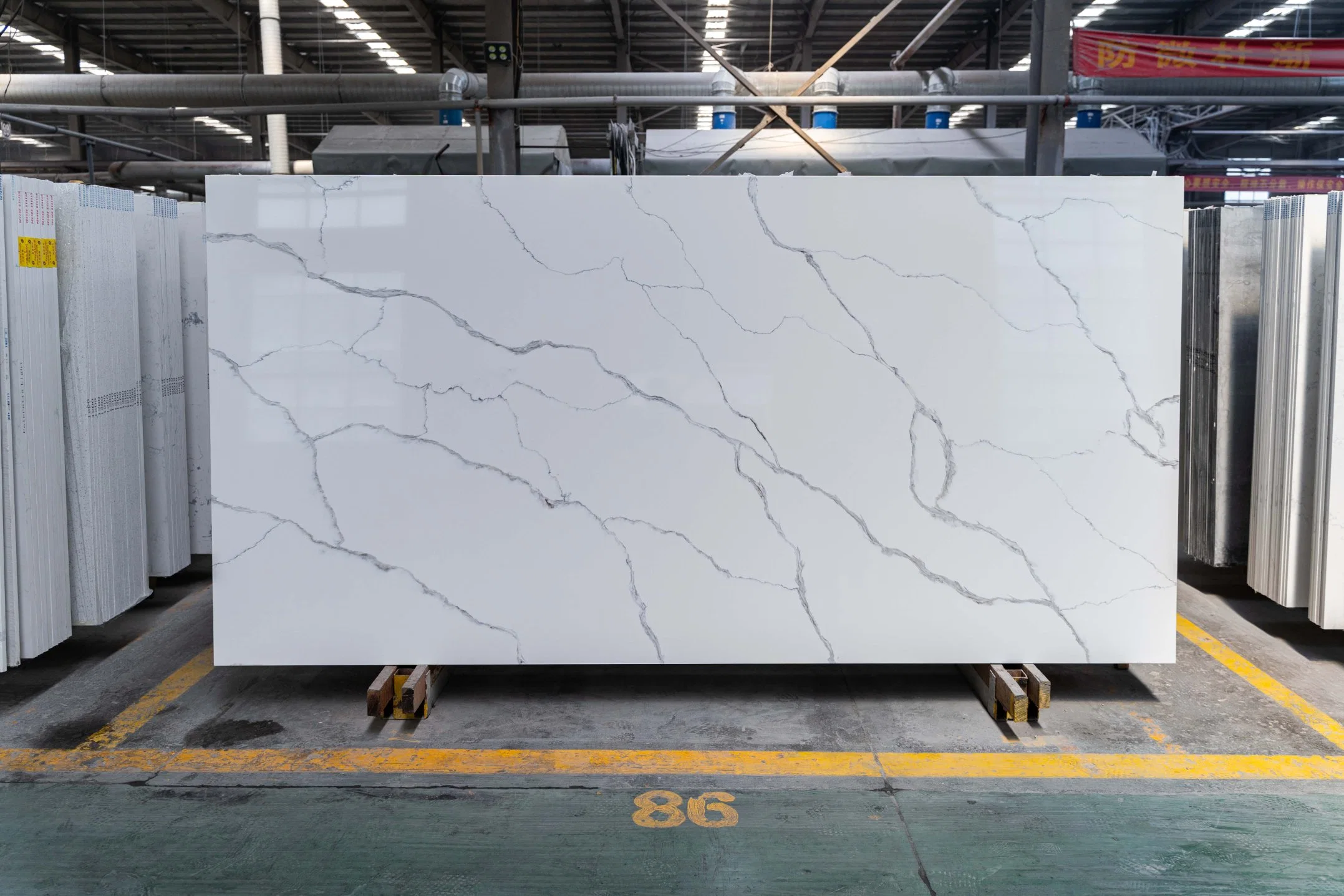 Artificial Polished Calacatta Pure White Granular Quartz Countertop with SGS