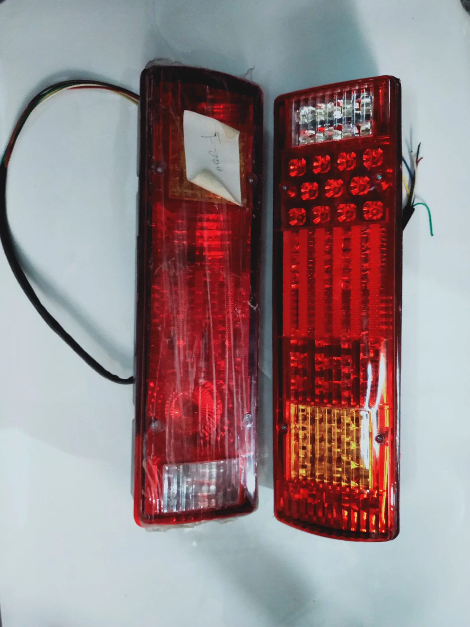 Sinotruk HOWO Truck Parts Truck Spare Parts Rear Light Az9719818002 Original Low-Cost New Durable Left Combination Rear Light for Sino HOWO Truck Parts Dongfeng