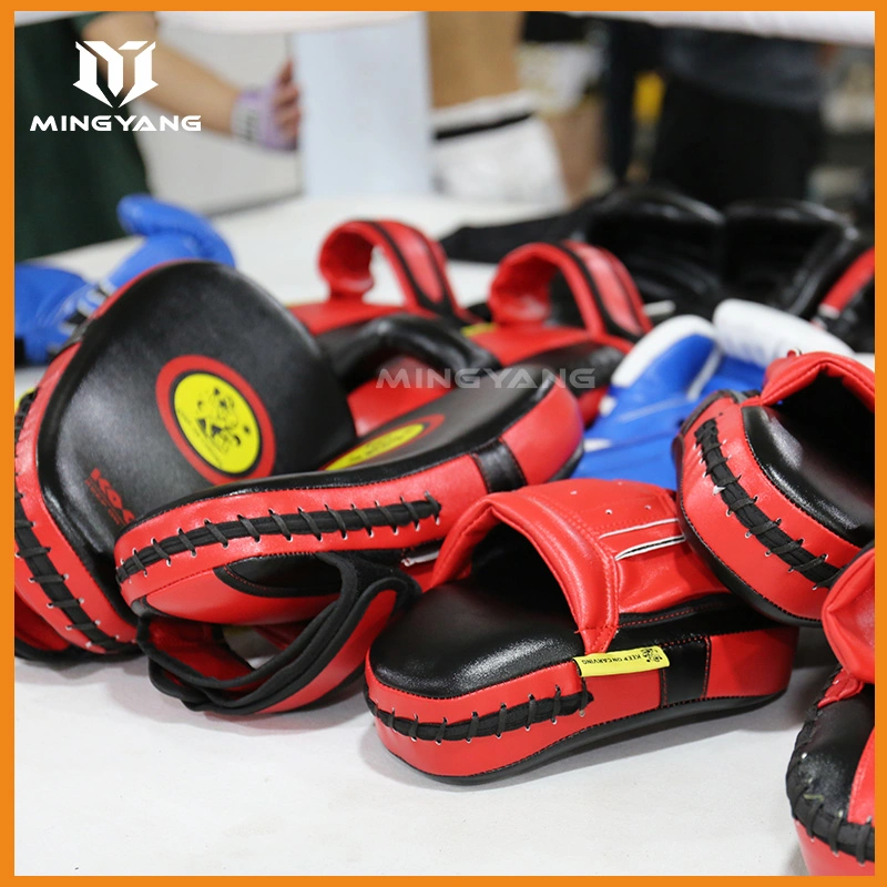 Punching Mitts Kickboxing Muay Thai MMA Boxing Mitts Treinamento Focus Punch Mitts Bags Almofadas de Alvo de Mão para Crianças e Adultos.