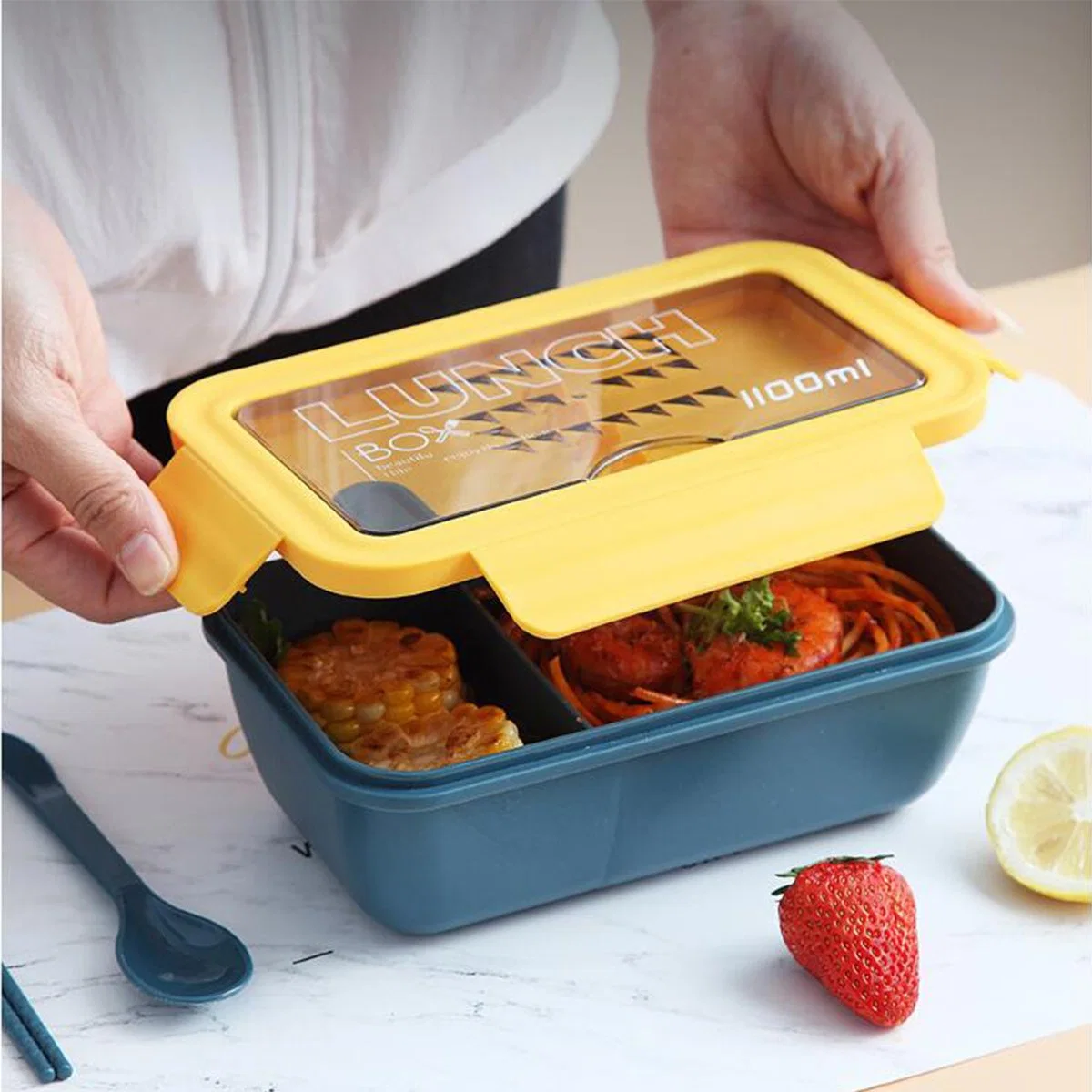 Plastic Lunch Box Sealed Fresh Food Storage Container with Spoon