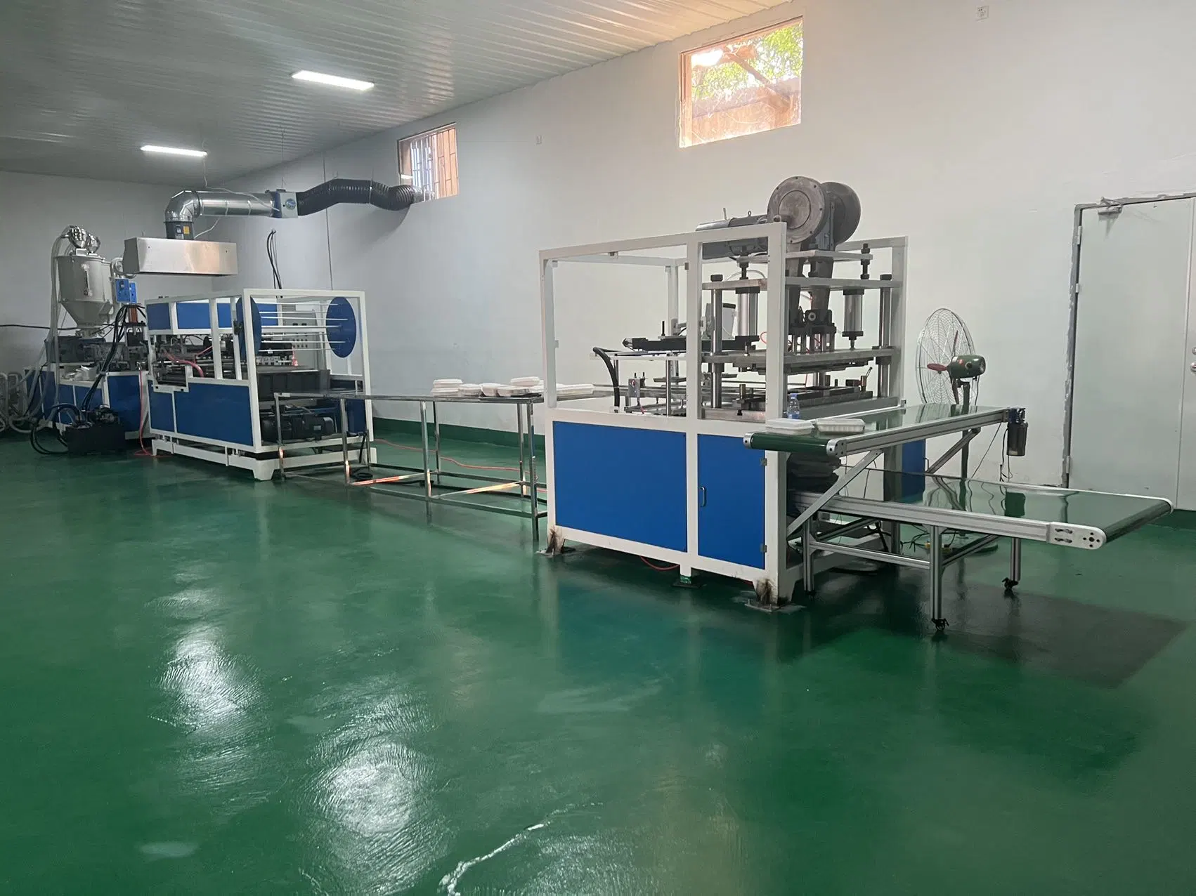 Disposable Plastic PP Meal Tray Making Fully Automatic Inline Vacuum Forming Machine