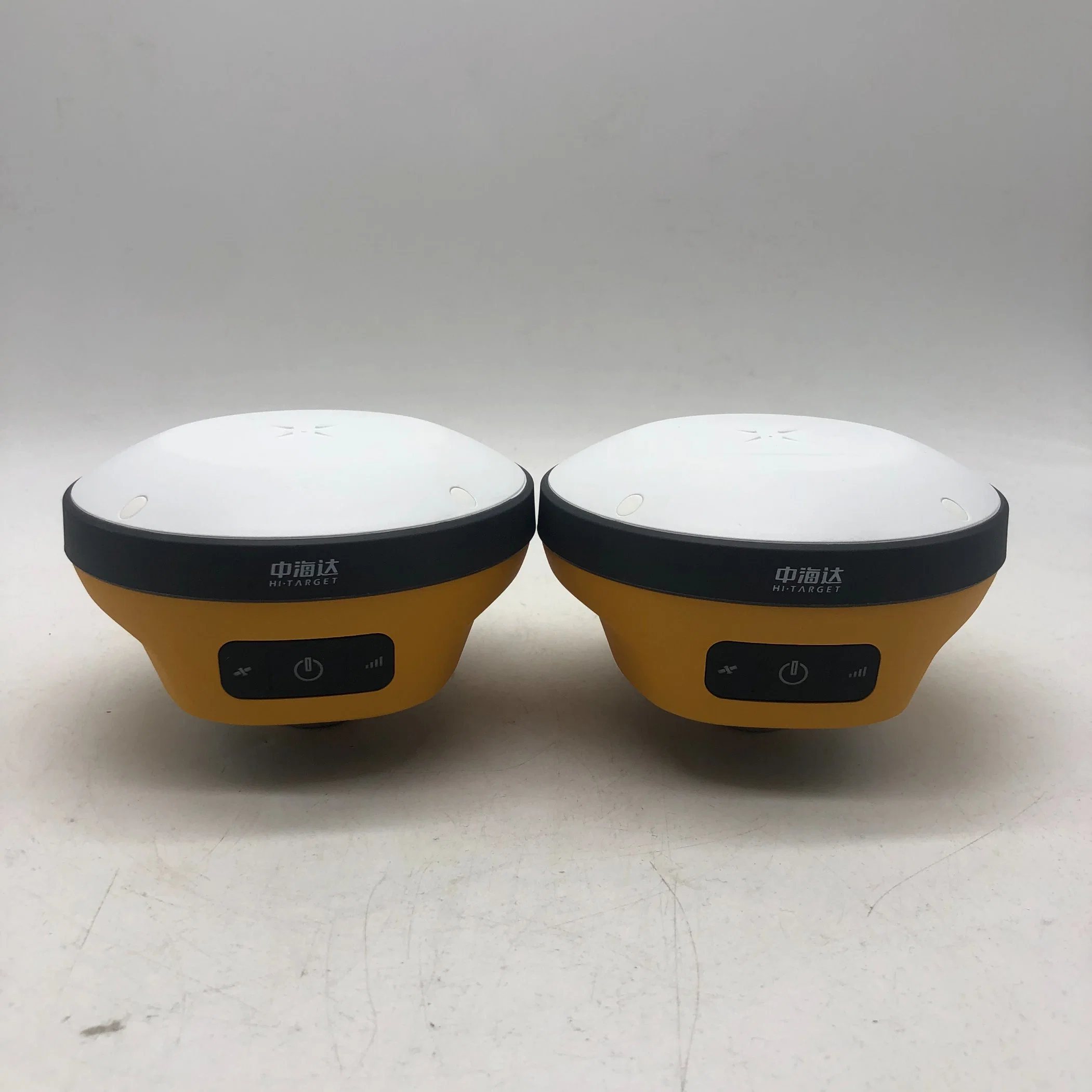 Récepteur GNSS RTK V200 haute cible pour communication Bluetooth / Wi-Fi