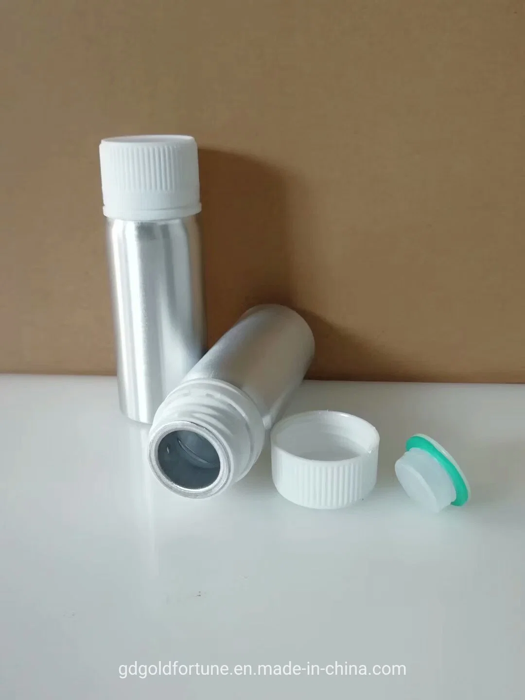 Nuevo Diseño a prueba de manipulación de plaguicidas de aluminio Tapón de botella 100ml