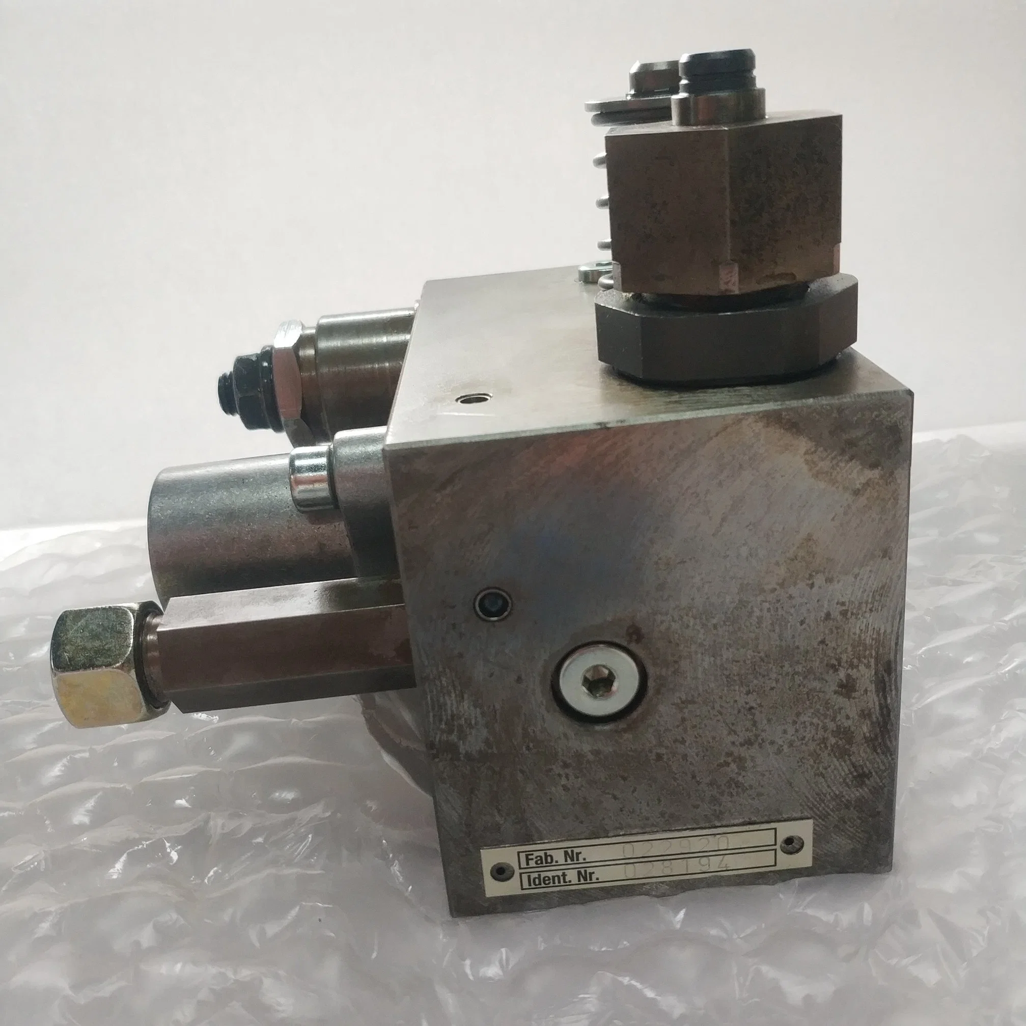 P1 Control Block 028194 Control Valve Device 022920 for Polar 115 ED Cutte Cuting Machine