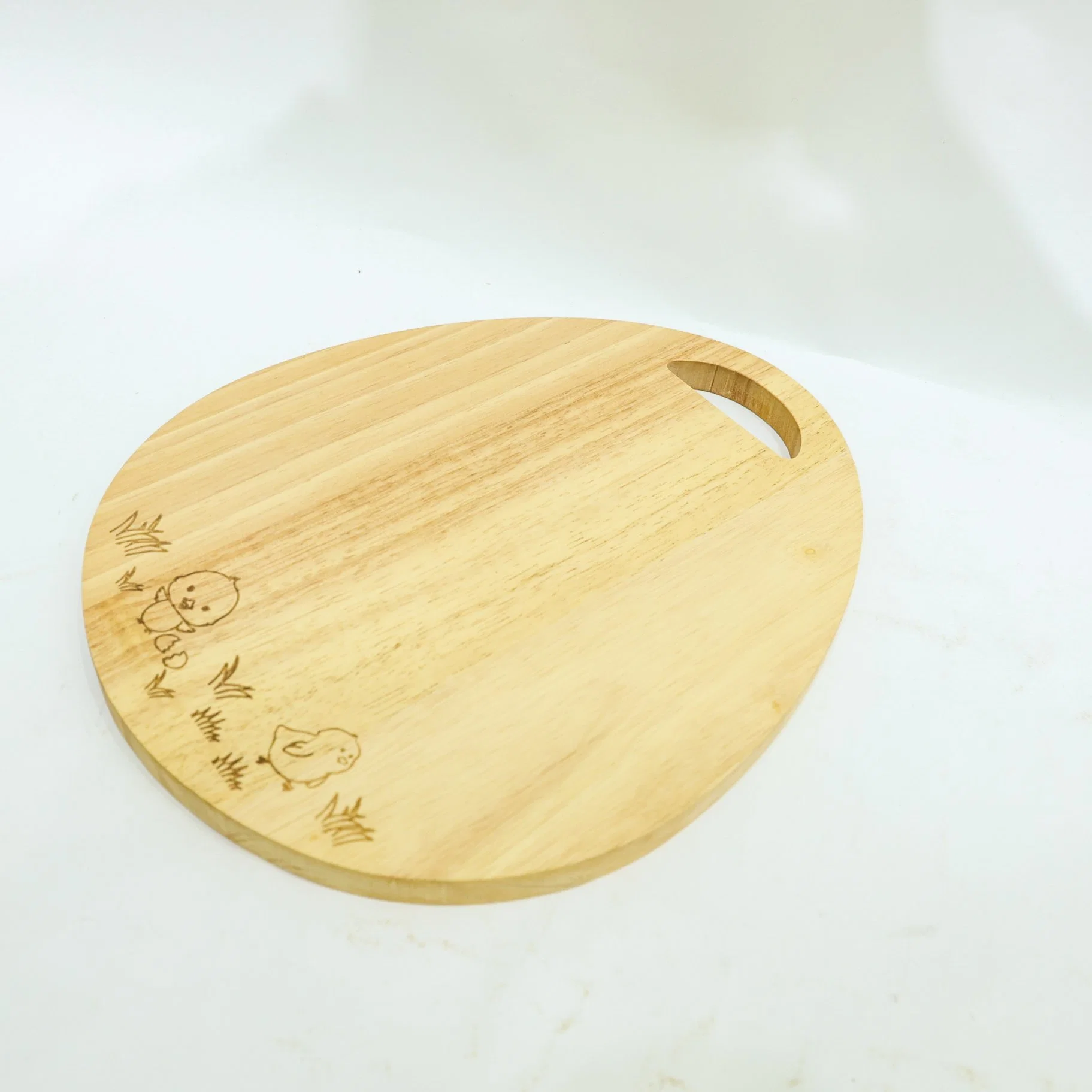 Oval Shape Organic Rubber Wood Cutting Board Chopping Board with Hanging Hole