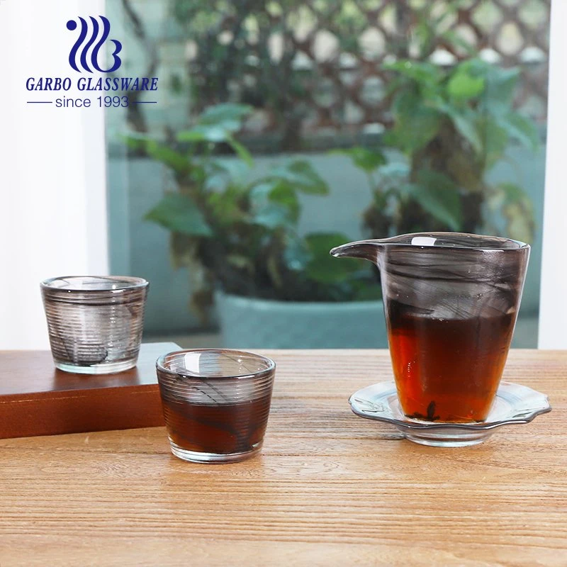 عرض هدية 3PCS مجموعة من المشروبات الشاي الصغير المصنوع يدويًا بألوان صلبة مجموعة مشروبات الزجاج في وضع تسلينغ