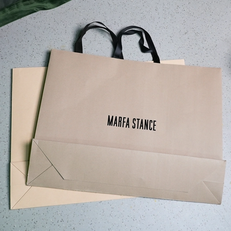 Custom Paper Gift Bags Clothing Cosmetic Set Shopping Gift Bag