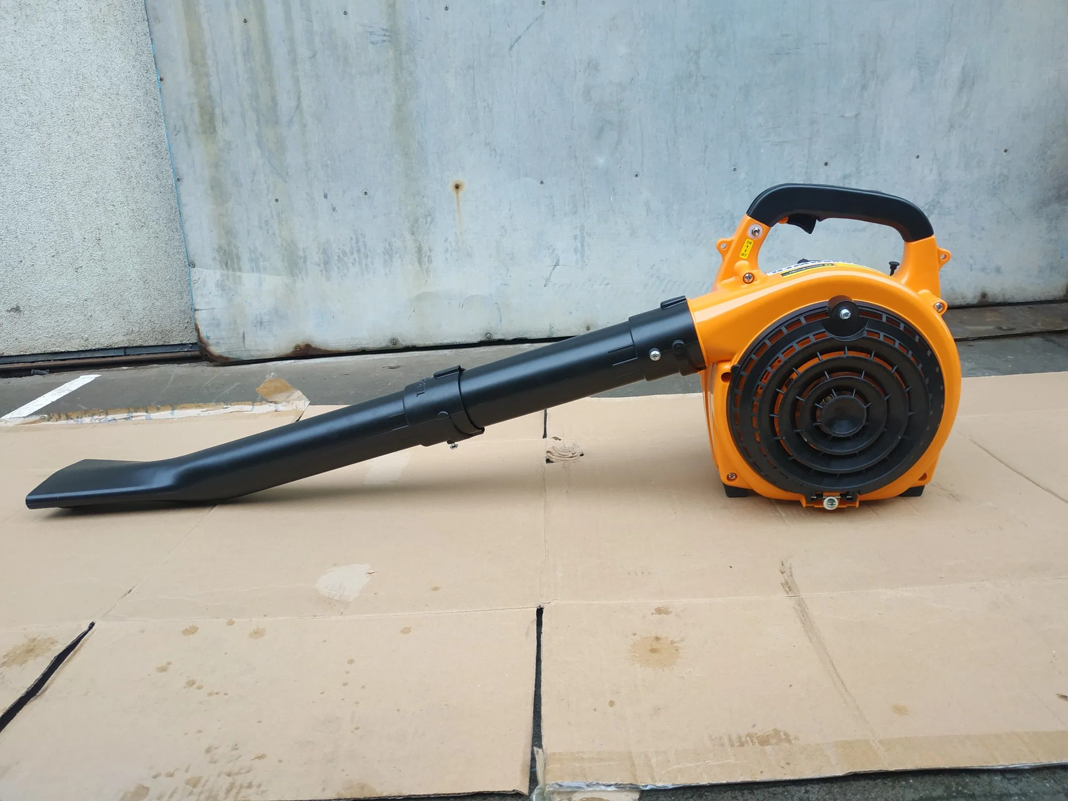 Hot Sales Gasoline Vacuum Blower for Garden Used Made in China