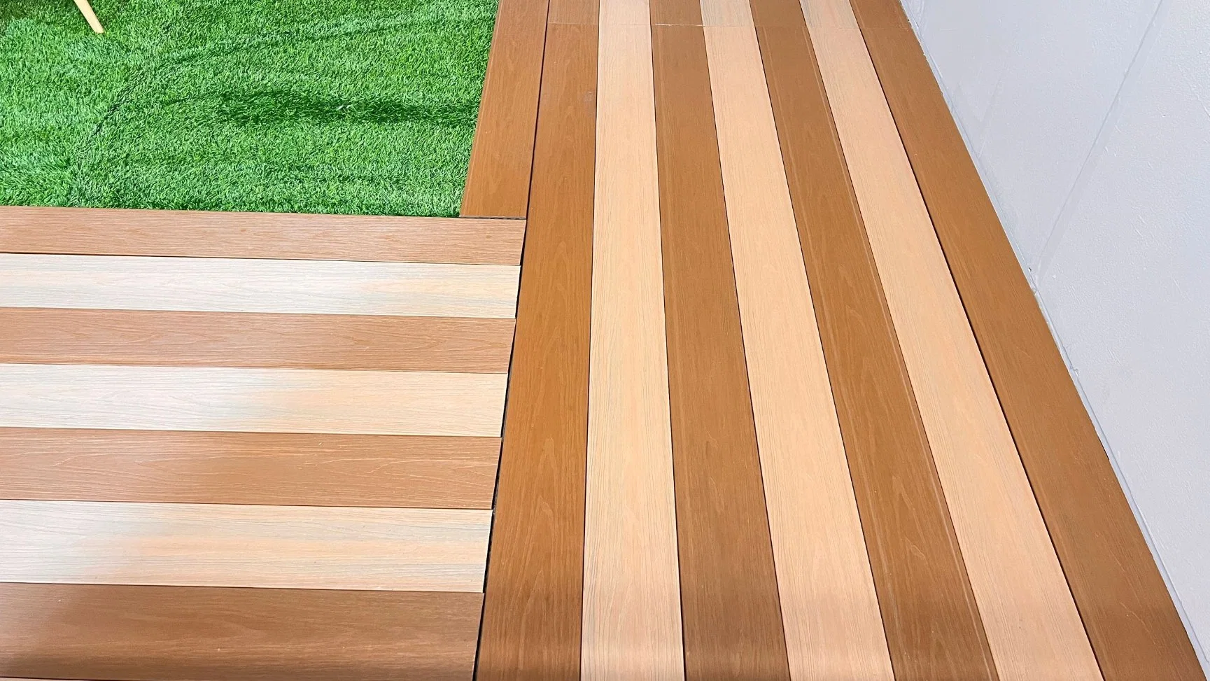 3D Grain de bois couleur teck Terrasse en composite de bois plastique WPC