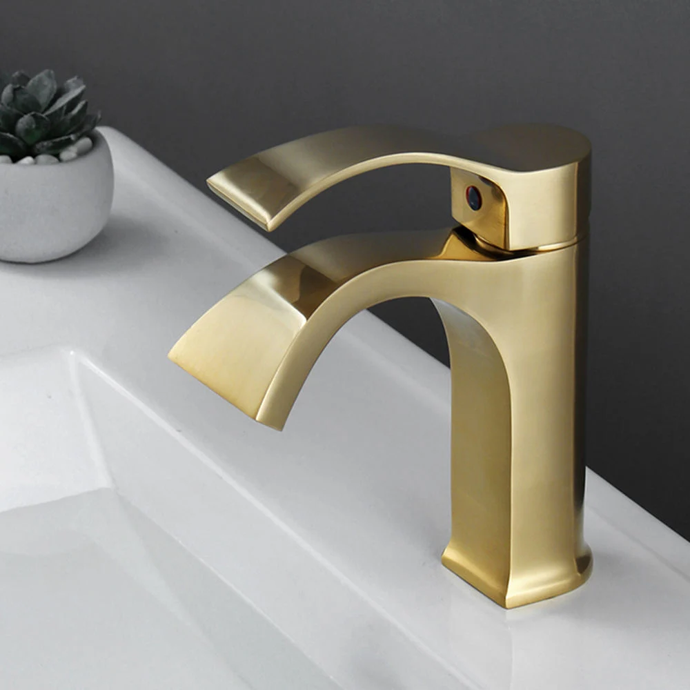 Fabricante de latón de venta directa de la cuenca del cuarto de baño de oro Grifo lavabo cascada de agua del grifo de la cuenca del aparador negro tonto