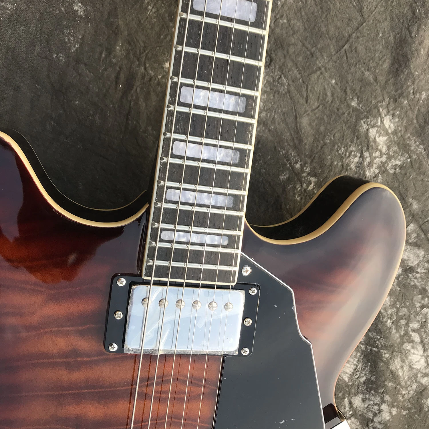 Custom Grand F Agujero Hollow Body Electric Guitar con todos los tipos de hardware importado de colores