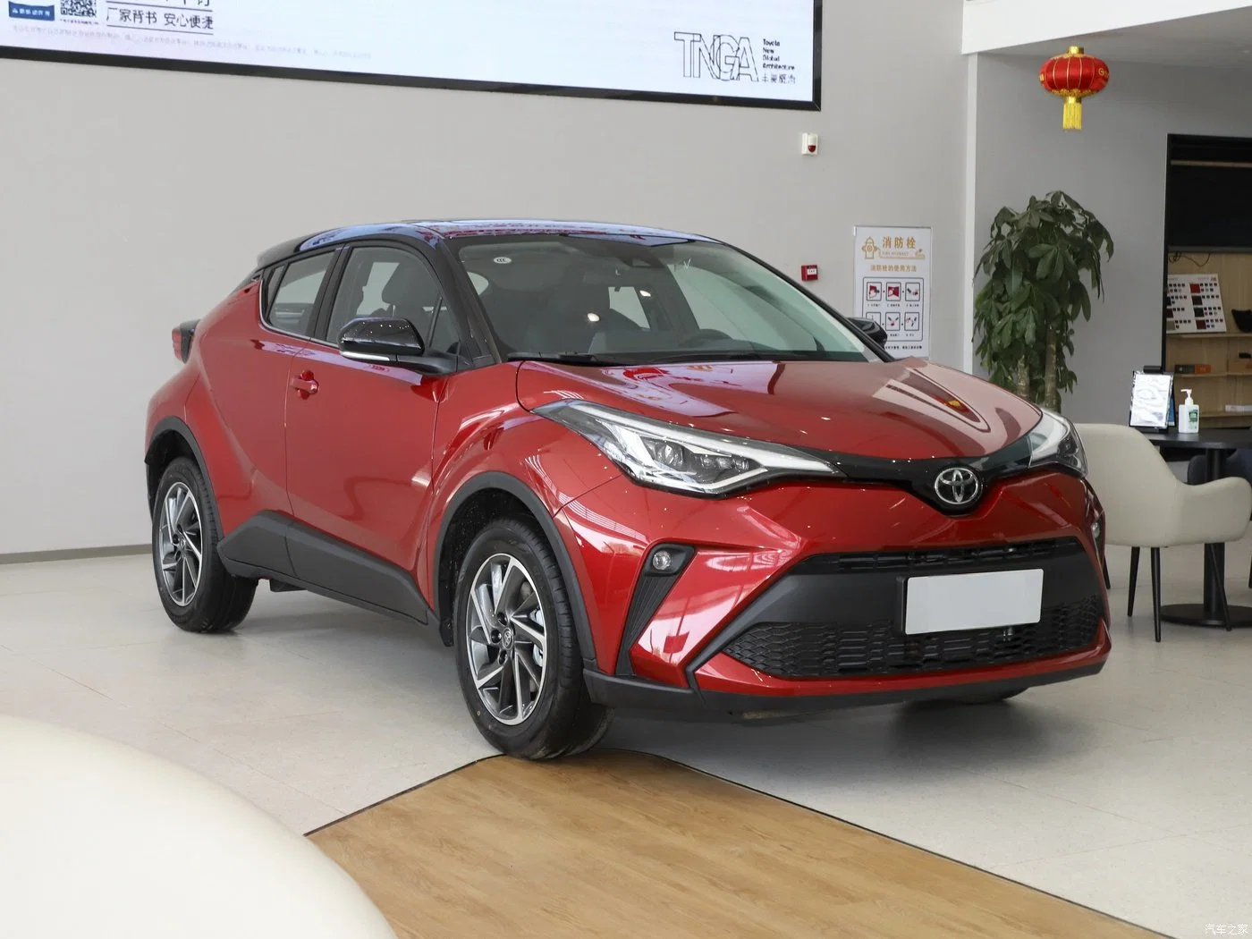 Toyota usou o veículo SUV C-HR com veículo chinês 2,0 L. do secondhand Carro novo 2023 Luxury Edition, 5 lugares