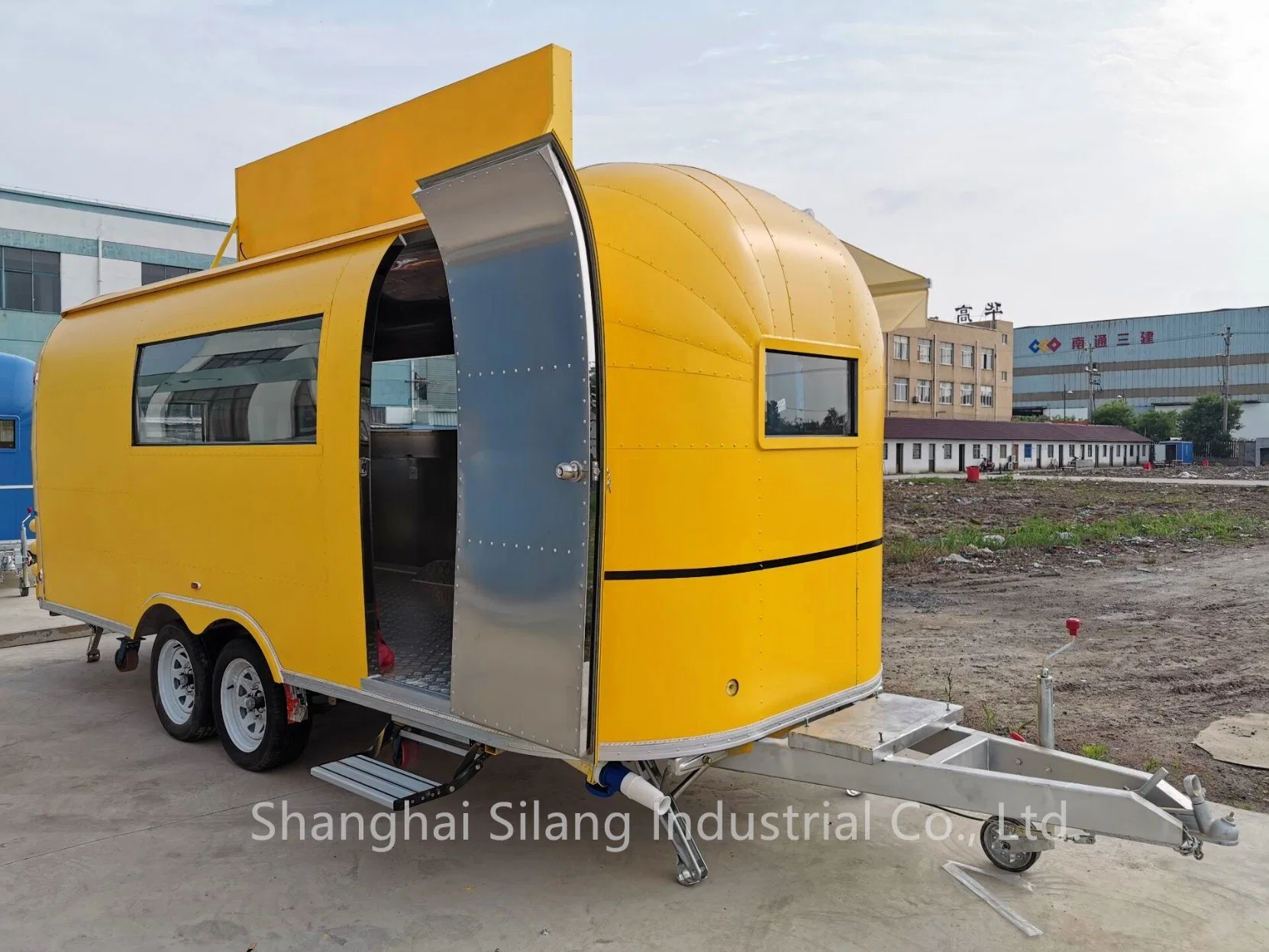 Yellow Airstream Pizza Waffles Mobile Fast Food Trailer Large Camping Airflow Truck