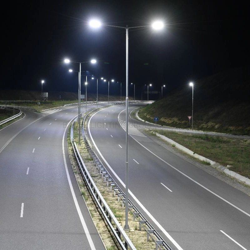 3m/4m/5m/6m/7m/8m/9m/10m/11m/12m Poteau d'éclairage routier/rue solaire/LED en acier/métal galvanisé à double bras conique/octogonal en aluminium/acier/métal avec prix d'usine