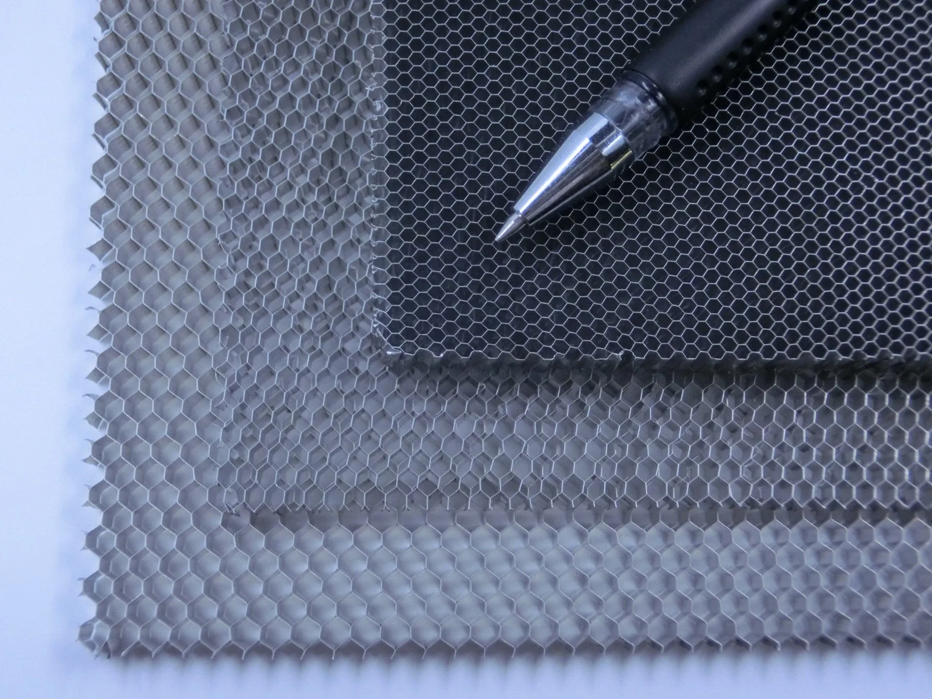 Micro-trou d'aluminium élargi Honeycomb Core 3003 avec des prix bon marché