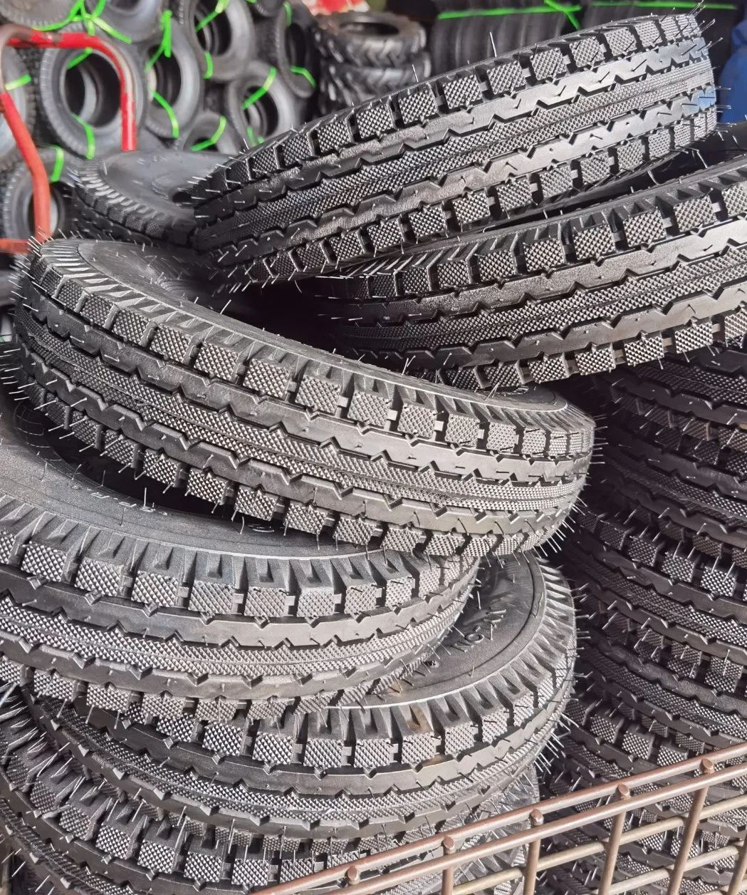 4.00X8 4pr Heavy Duty Wheelbarrow Tyre and Inner Tube Ruedas and Penus