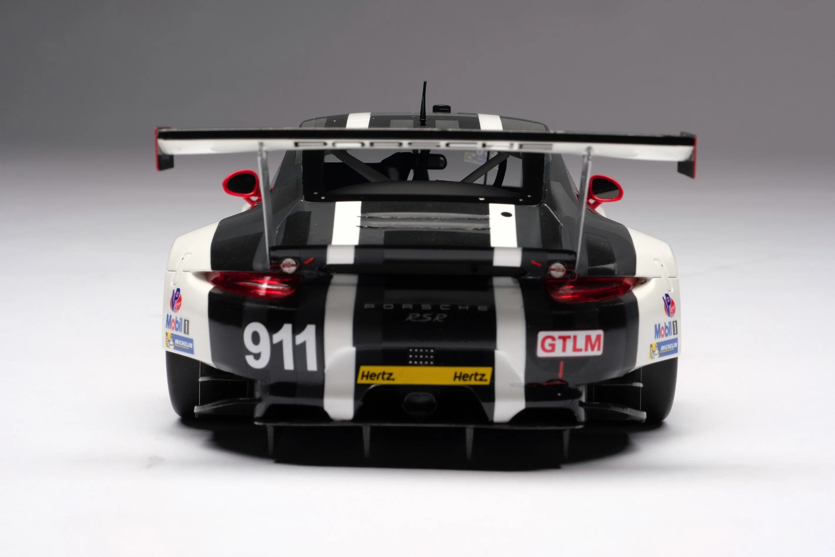 1: 18 Scale Model 911 Rsr (2016)