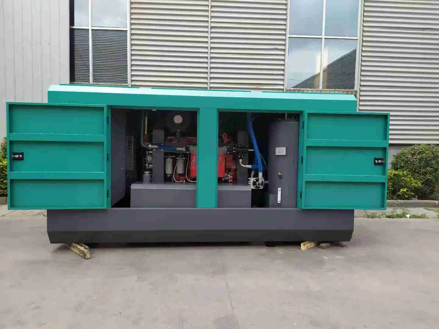 Kompt Mobile Diesel Powered Air Compressor 17-36 Bar for Well Drilling