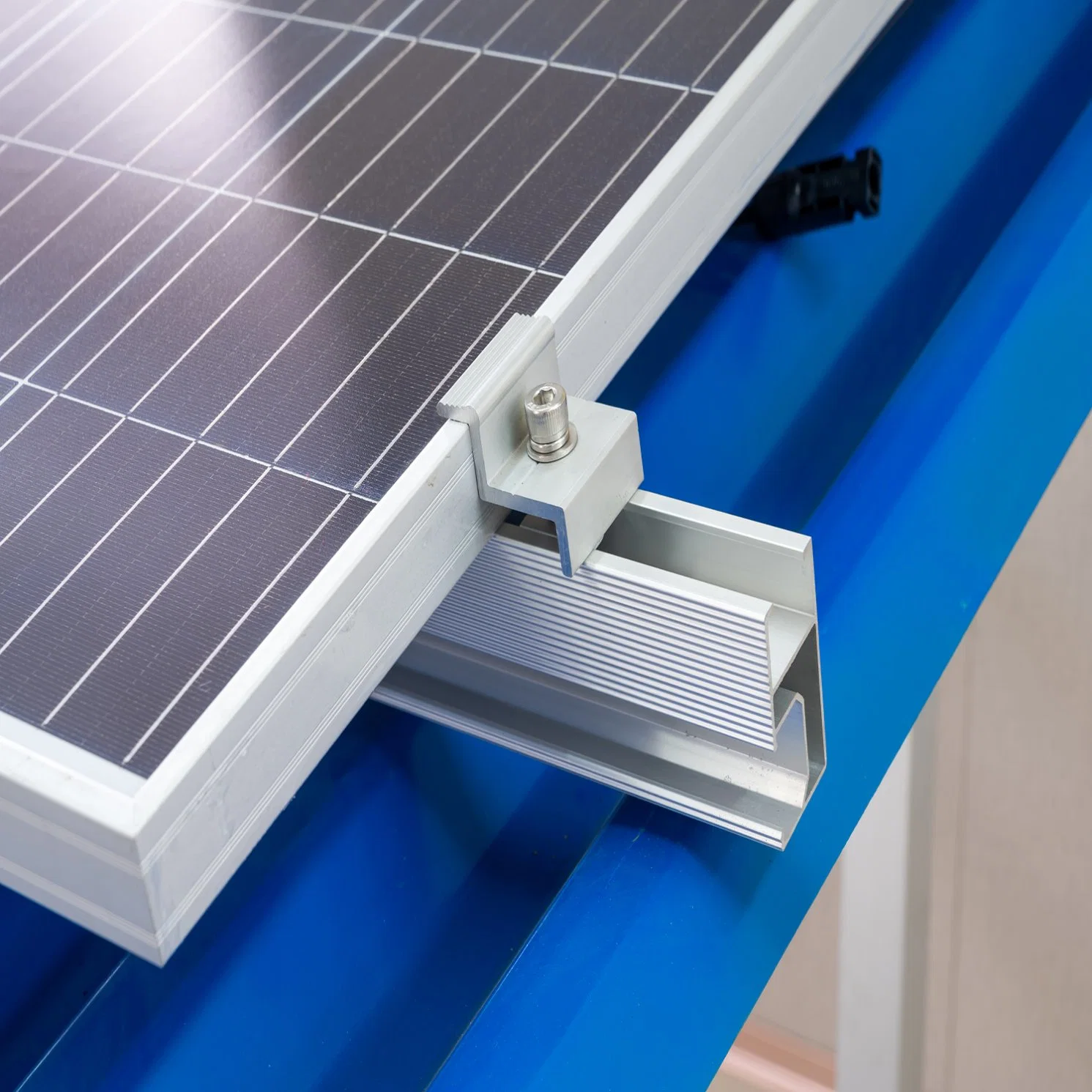 Enables Simple Solar Panel Rail Free Solar Bracket Metal Roof Mounting System