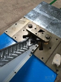 Ysdcnc Pneumatic Square Duct Angle Code Installing Machine