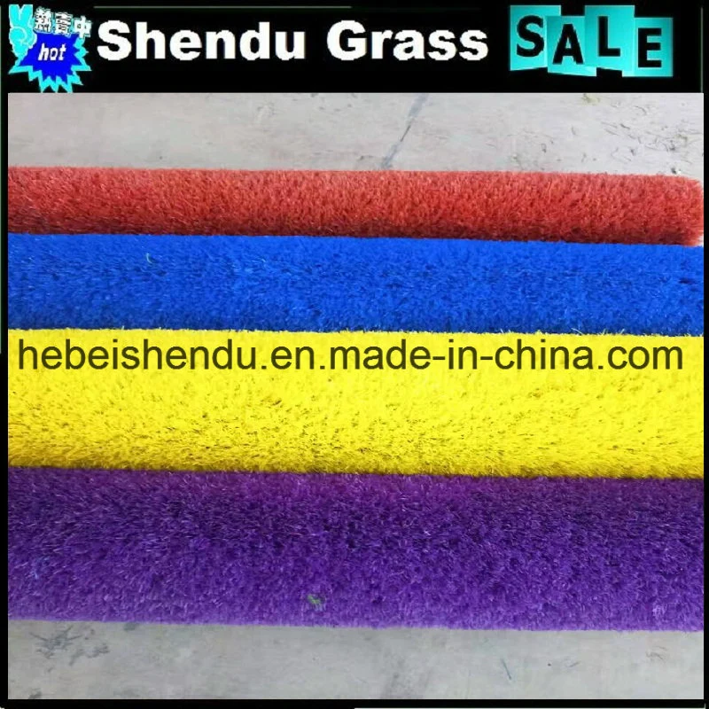 Décoration de paysage de jardin en plastique Herbe synthétique de couleur verte/rouge/jaune/bleue/violette/grise.