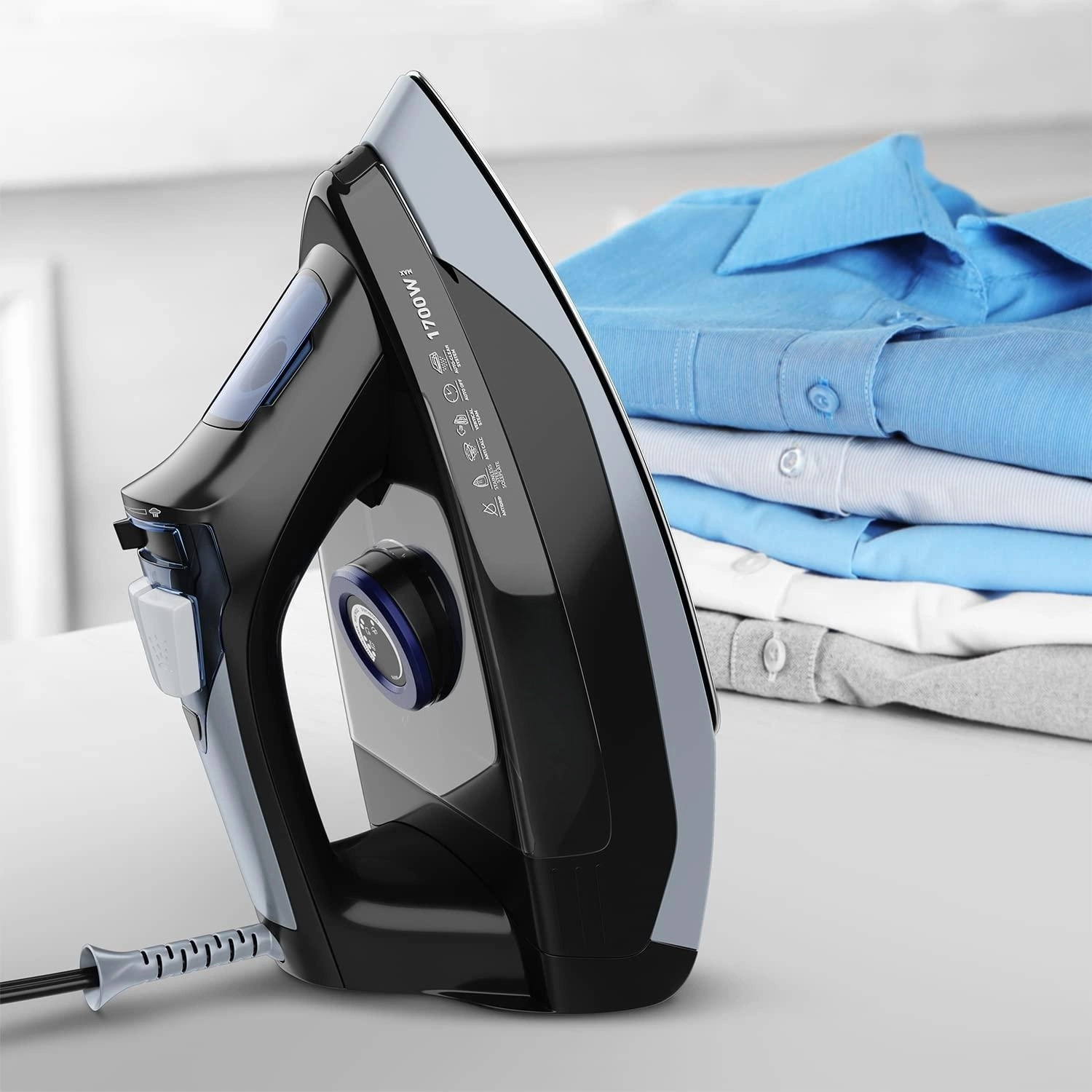 New-Style Rapid Even Heat Self-Cleaning Function Professional Grade 1700W Steam Iron