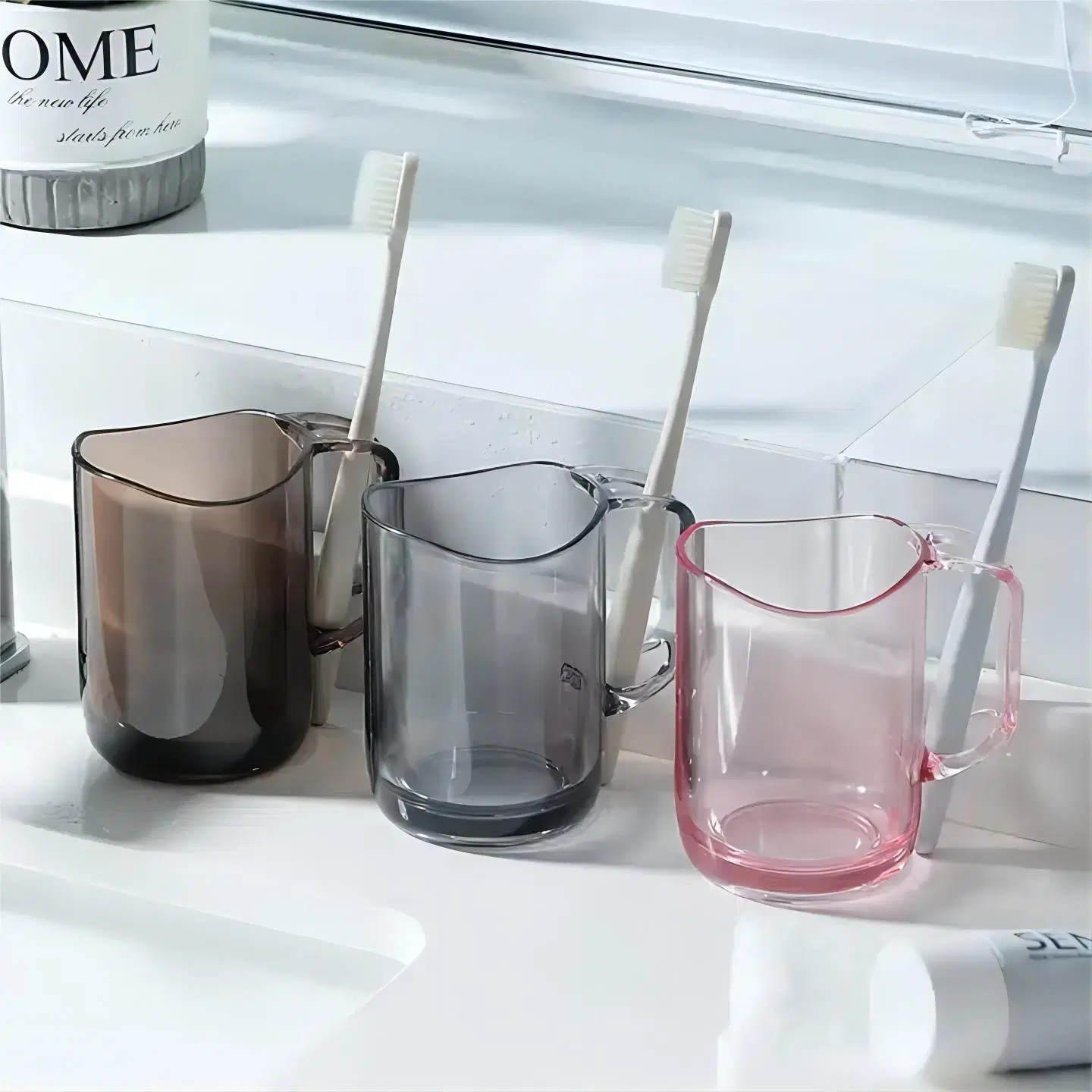 En gros titulaire de la famille à bas prix transparent brosse à dents tasse tasse tasse tasse de lavage Salle de bains Bain de bouche