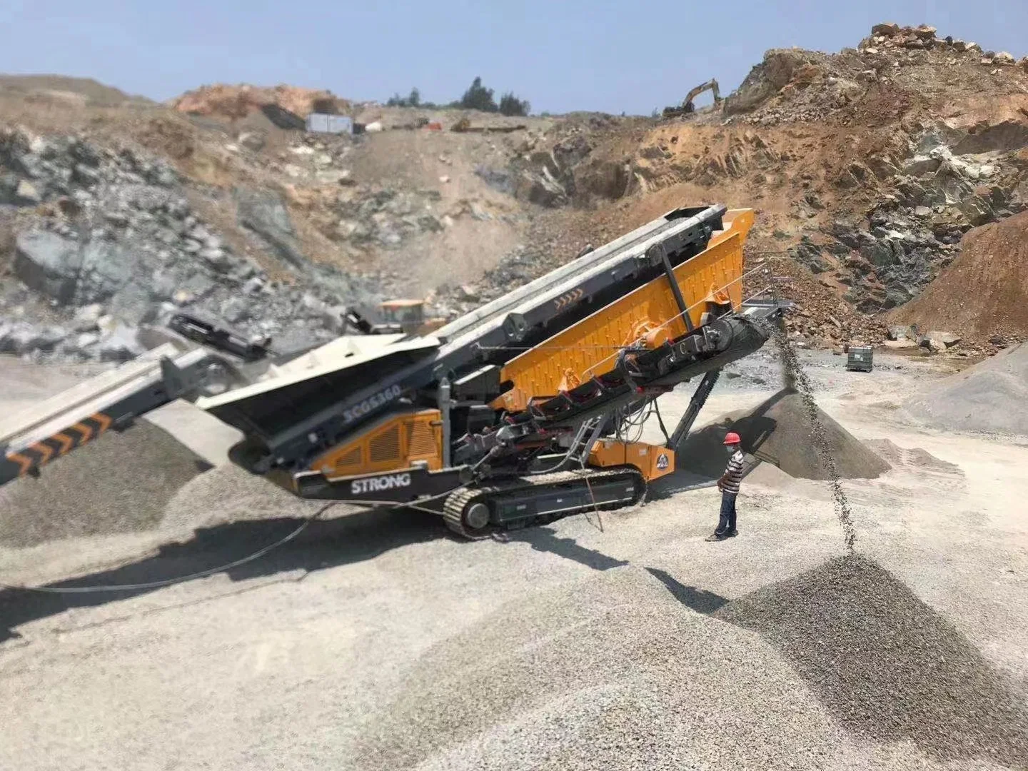 Gran capacidad Mining cantera Piedra trituradora Precio, planta trituradora de línea de Piedra Móvil de Piedra de concreto primario