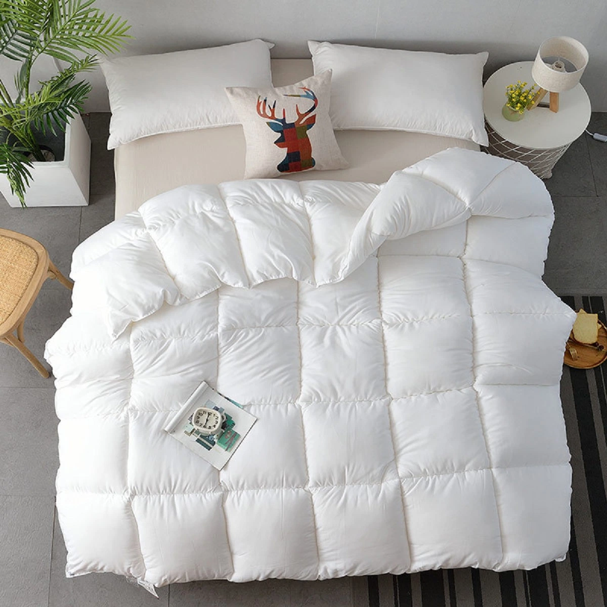 Preço de fábrica Branco baixo alternativa roupas de cama de design personalizado Quilt Atacado Acolchoado de verão com caixa de microfibra de poliéster king size