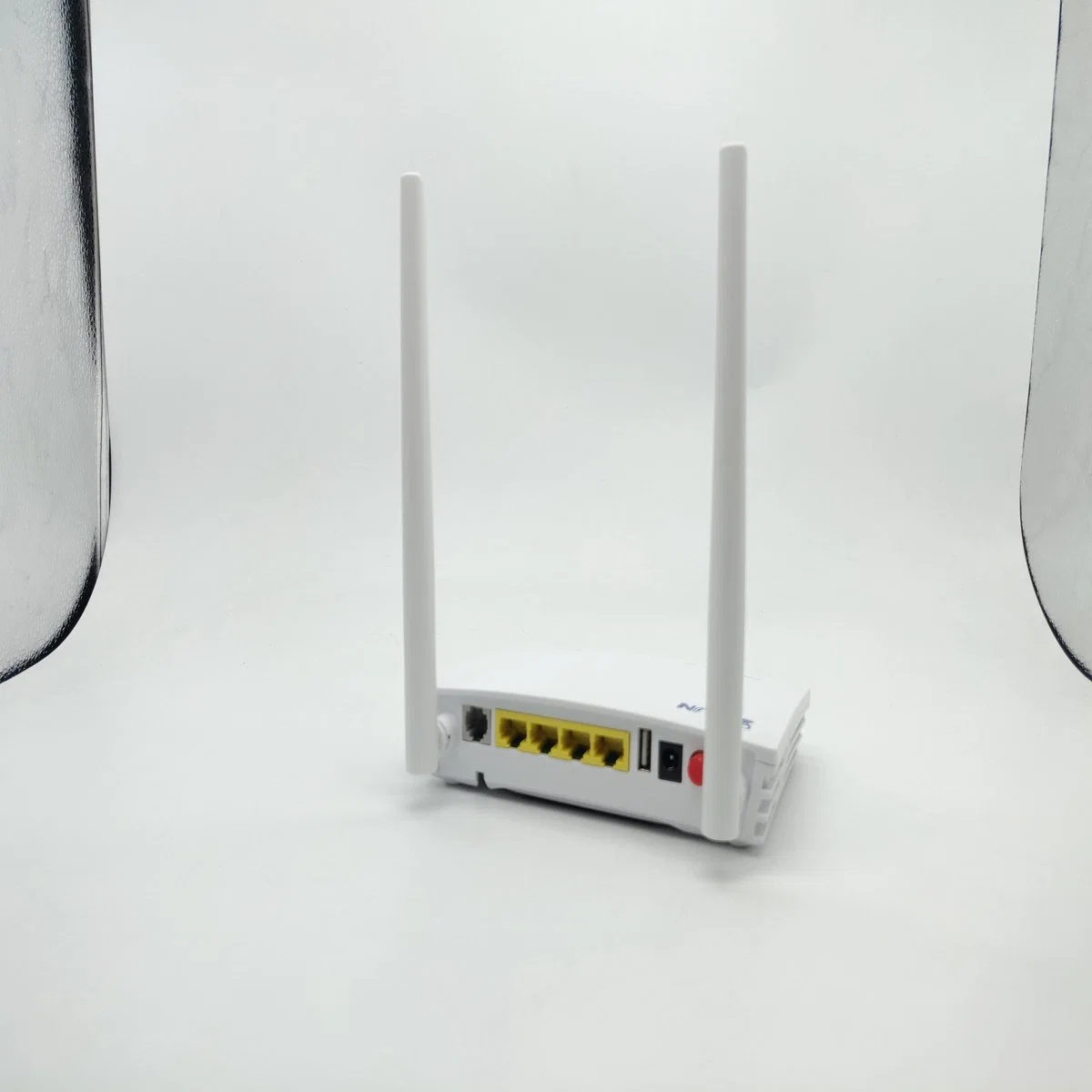 F130z ONU Ont Gpon Epon 2.4G WiFi