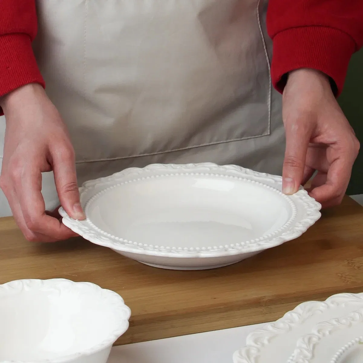 Supplier Wholesale/Supplier European Embossed Ceramic Plate Creative White Ceramic Dessert Cake Salad Plate Ceramic Tableware Set