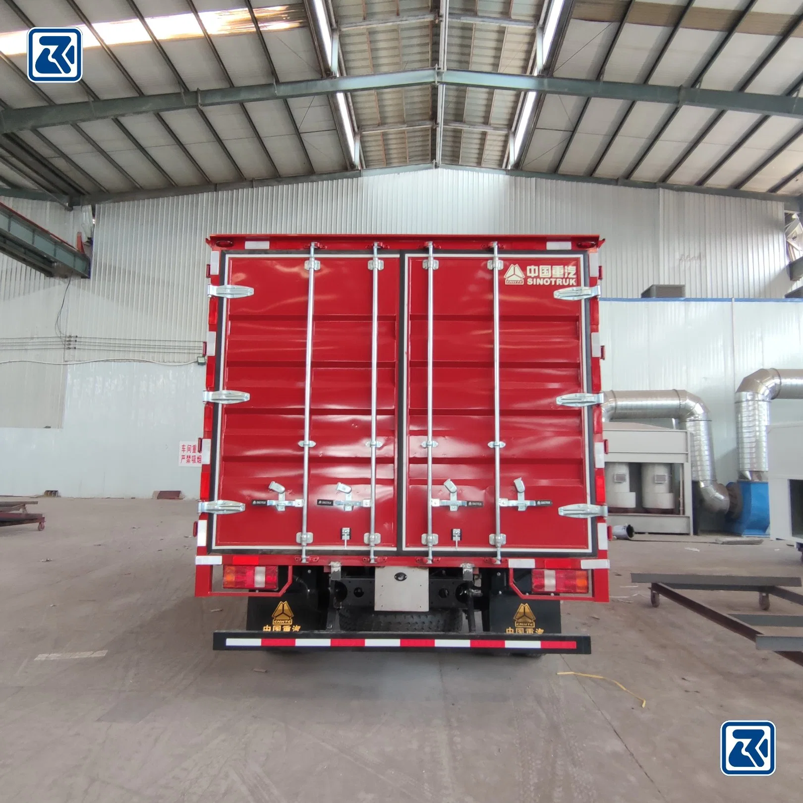 Heavy Duty Sea Food Box Van Refrigerator Truck with Insulation