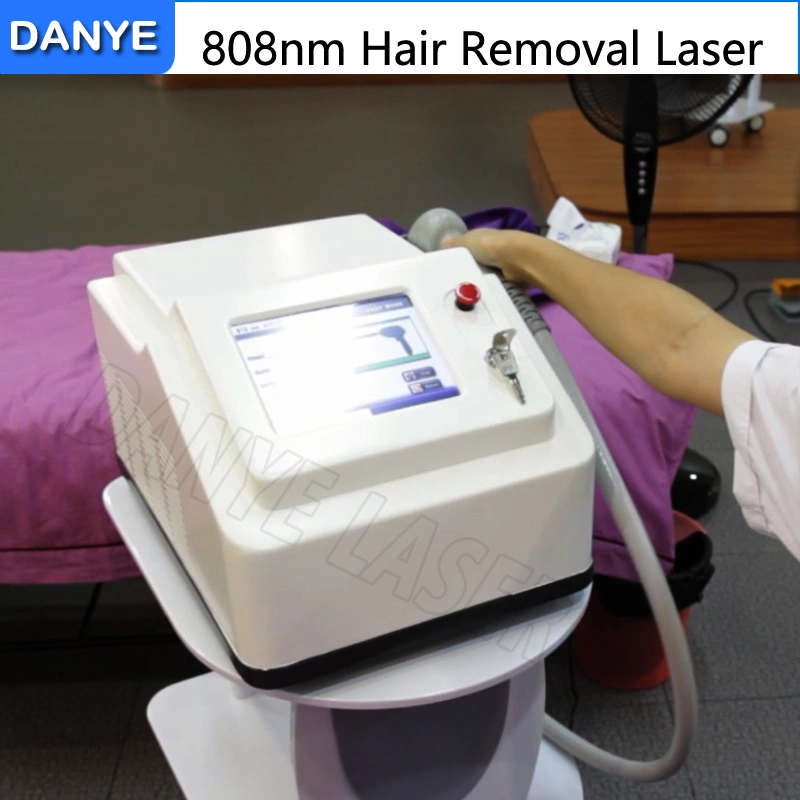 Diode Laser épilation portable 808nm Enlèvement de cheveux de l'équipement de beauté
