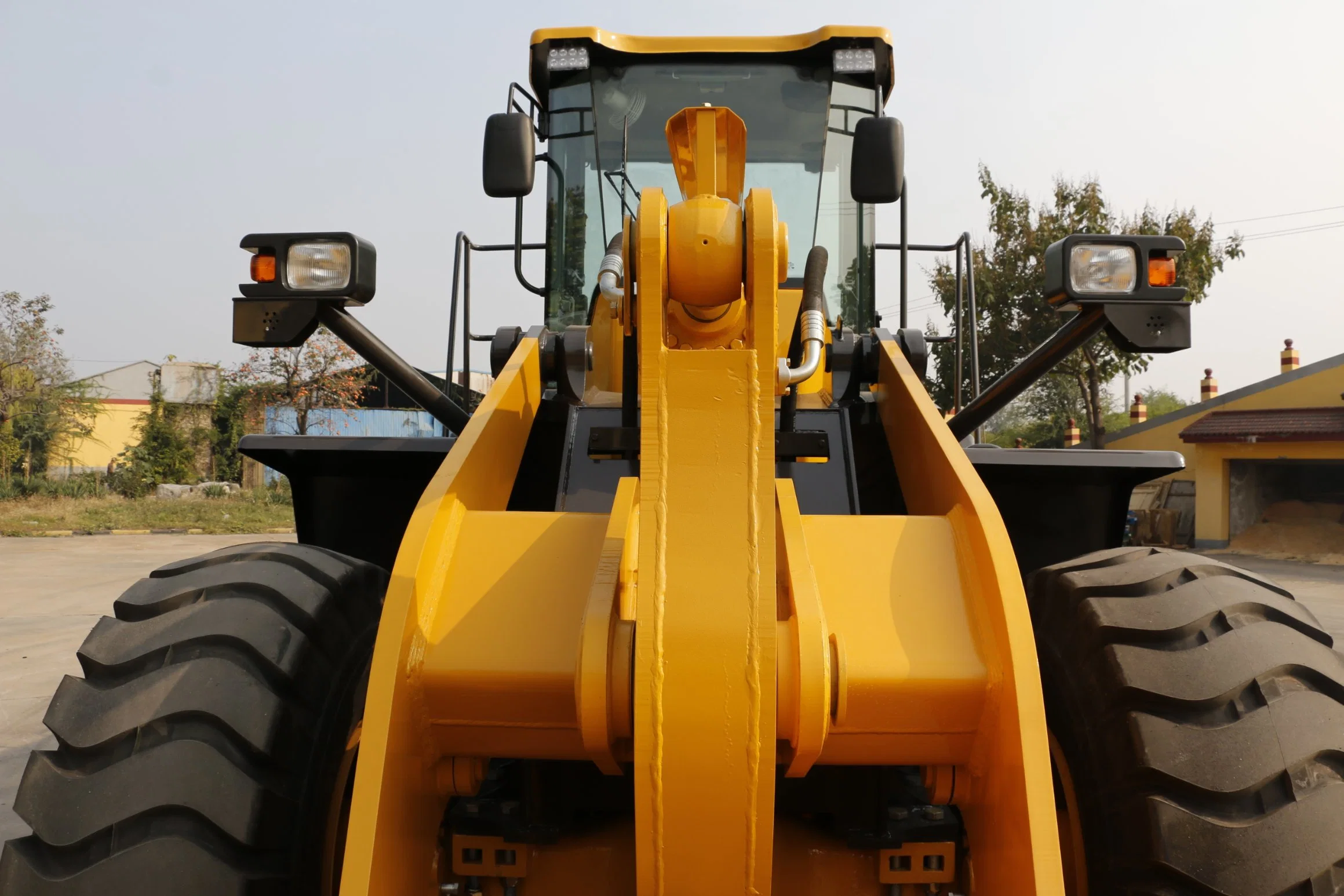 Sdlg Design Lq956 Wheel Loader with Front Shovel 3 Cbm&Steyr Engine&Shangchai&5000 Rated Load&Wet Axle&Rock Clamp&Rear Ripper&Sawing Machine