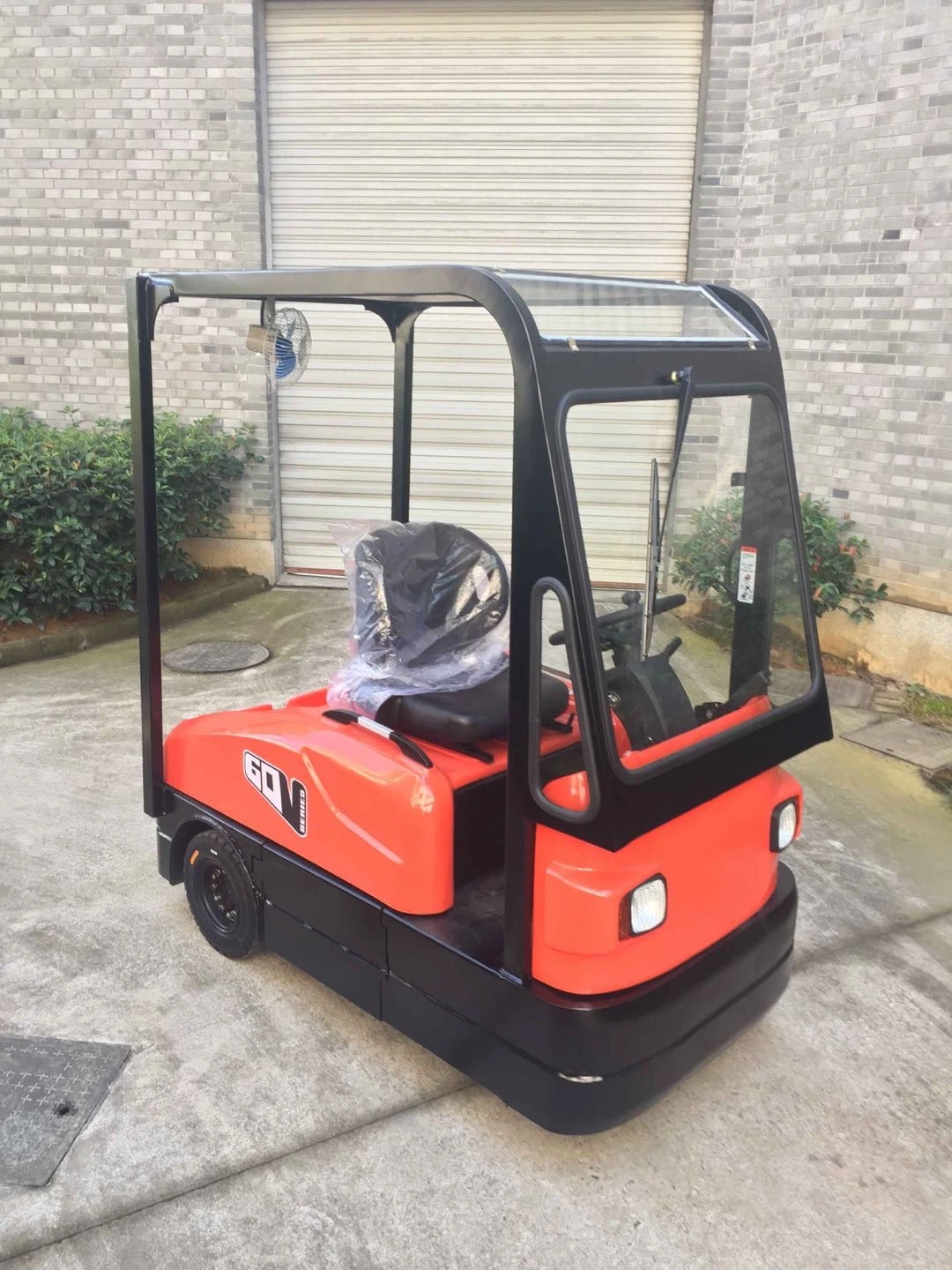 Redlift Seated Tow Tractor Heavy Electric Tractor with AC Power and CE ISO Certification for Sale