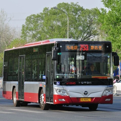 Panneau d'affichage LED défilant dans le bus pour les informations des passagers.