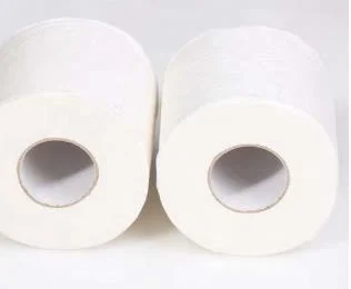 Un nouveau type de papier de toilette de pâte de bois