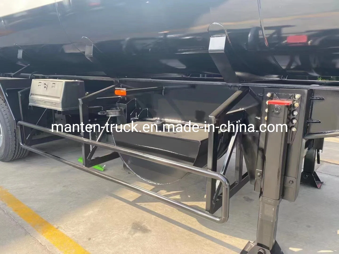 45cbm 45000L Mineral Resin Pitch Hot Asphalt Bitumen Delivery Transportation Tanker Semi Trailer with Oil Heating Burner