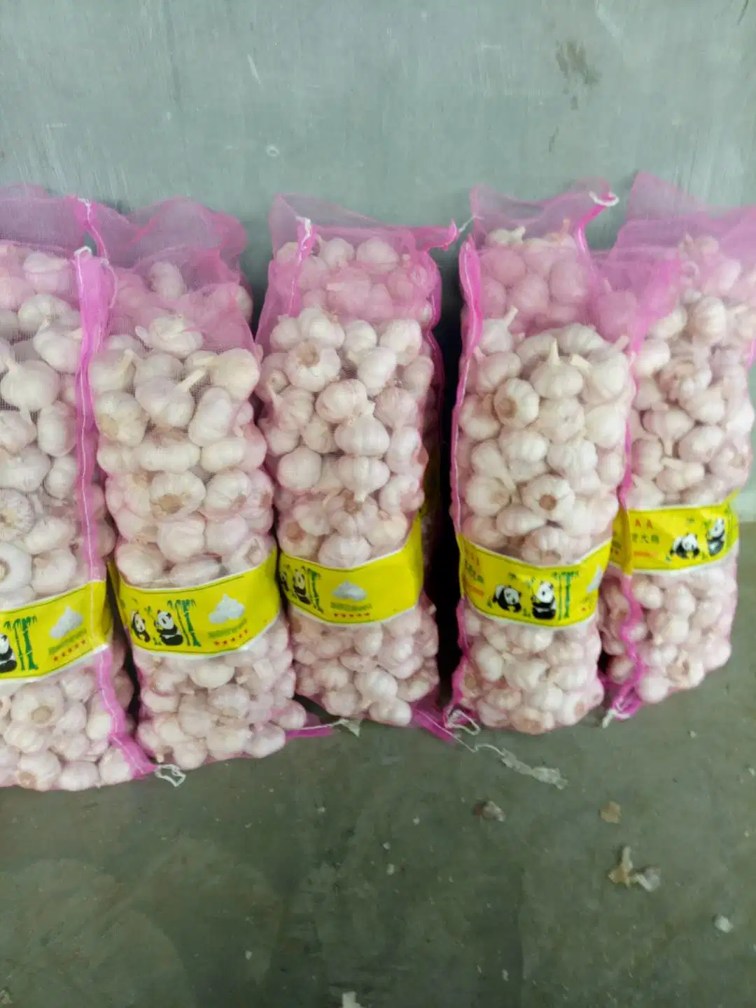 Fresh Normal White Garlic/Pure White Garlic with 4.5cm Mesh Bag Packing