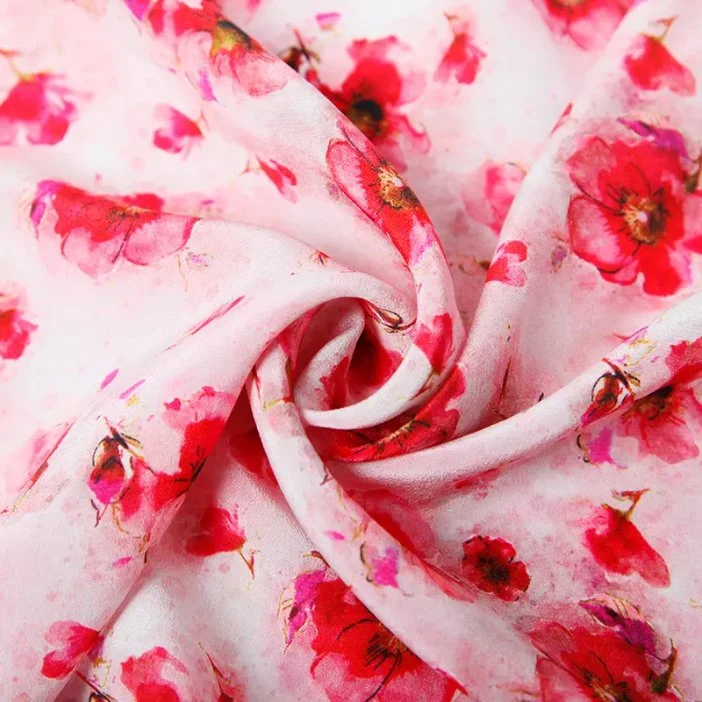 Tecido estampado digital de 16 mm com padrão de seda Charmeuse, cor-de-rosa, vendido a quente Tecido personalizado de impressão de seda para vestuário de vestido de moda