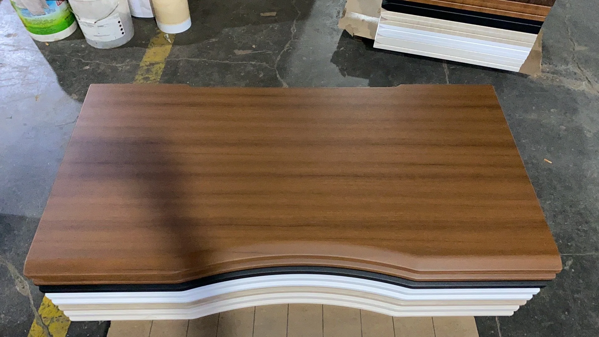 Fabricante de fábrica de MDF laminado de melamina color personalizado de la Junta de partículas/Chip Mobiliario de oficina de la junta de la Mesa Permanente de la tabla y el hogar Furnitu escritorio ajustable